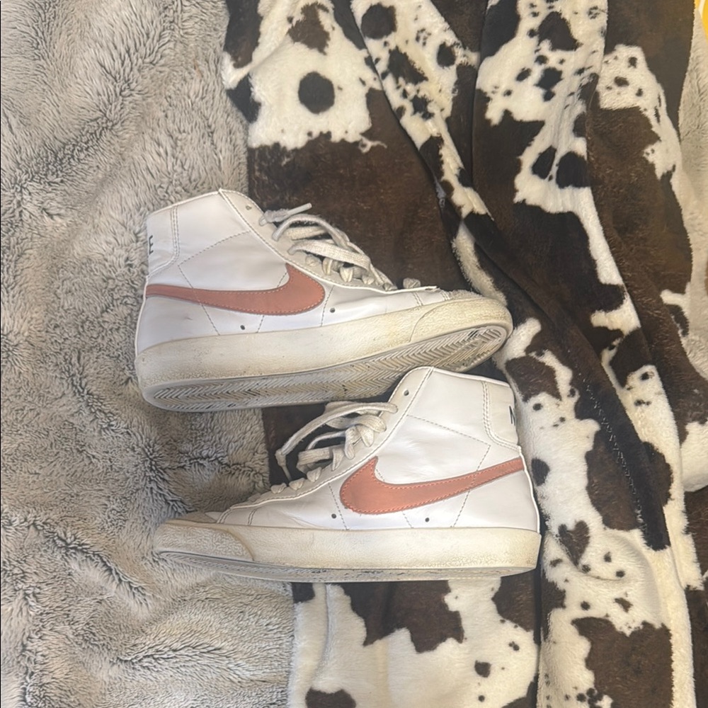 Women’s pink nike blazers